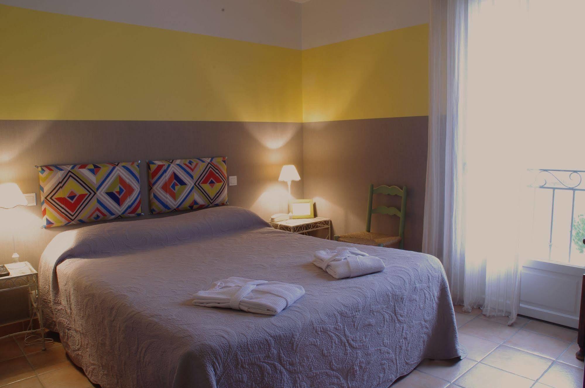 Hotel La Bastide D'Iris Vagnas Eksteriør billede